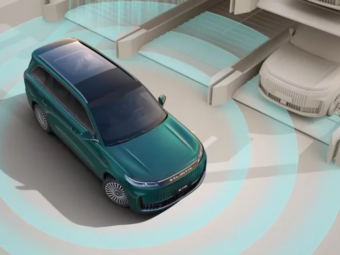 EXLANTIX ET8 получил комплекс автоматической и дистанционной парковки